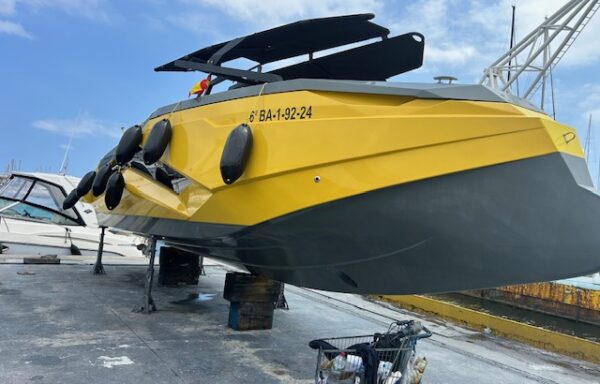 TOUR BOAT PARASALING